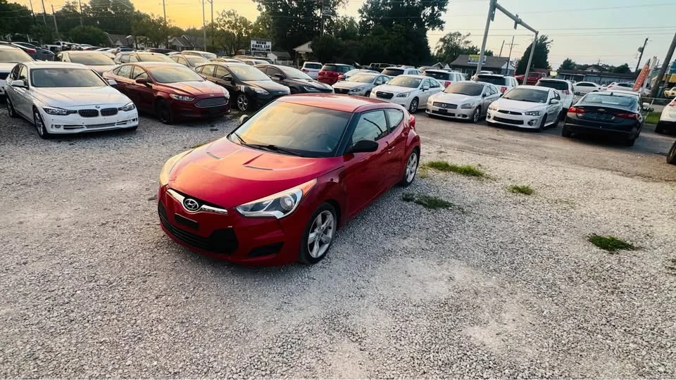 2013 Hyundai Veloster - Image 2 of 20