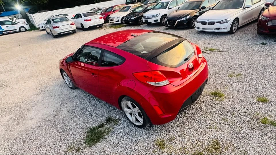 2013 Hyundai Veloster - Image 10 of 20