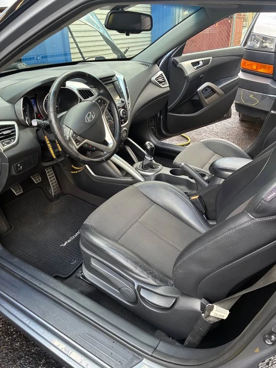 2013 Hyundai Veloster - Image 7 of 10
