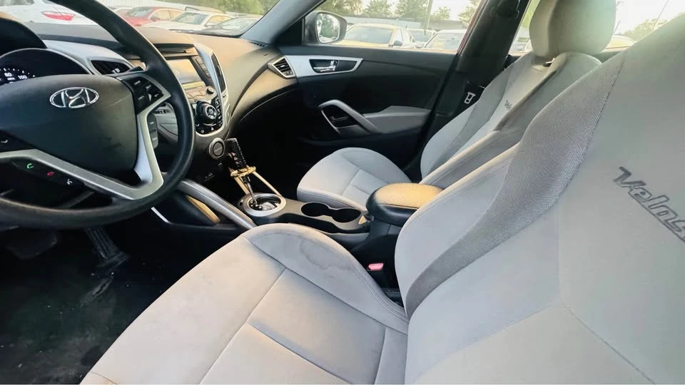 2013 Hyundai Veloster - Image 14 of 20