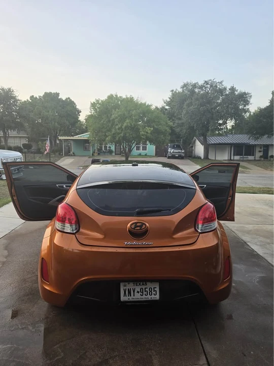 2013 Hyundai Veloster - Image 6 of 13