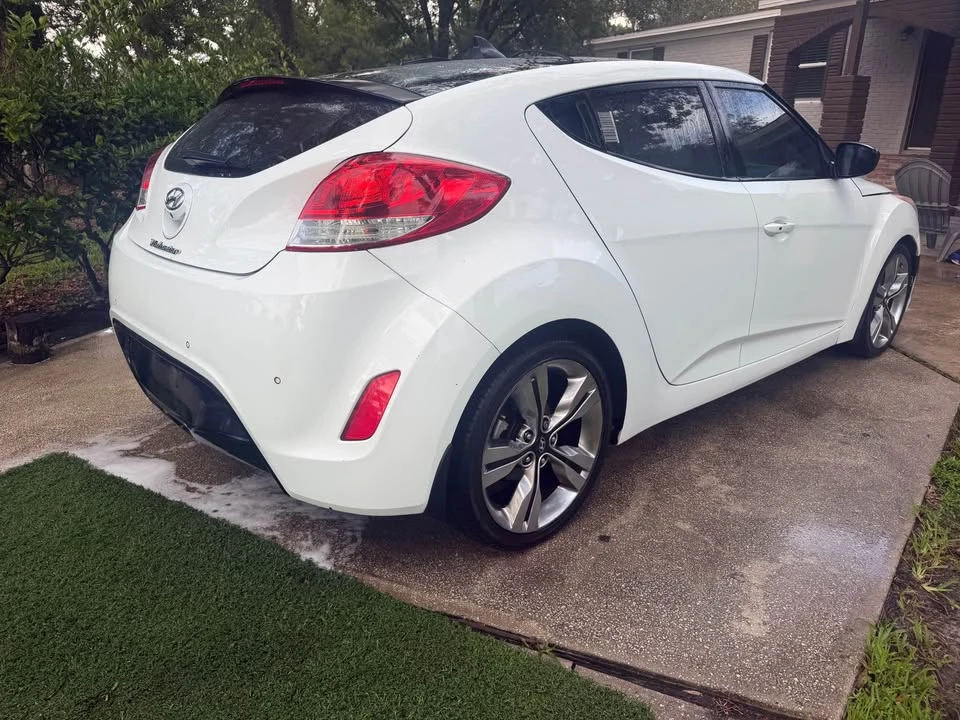 2013 Hyundai Veloster - Image 3 of 4