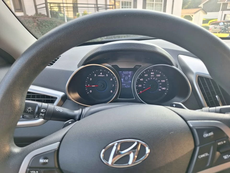 2013 Hyundai Veloster - Image 3 of 12
