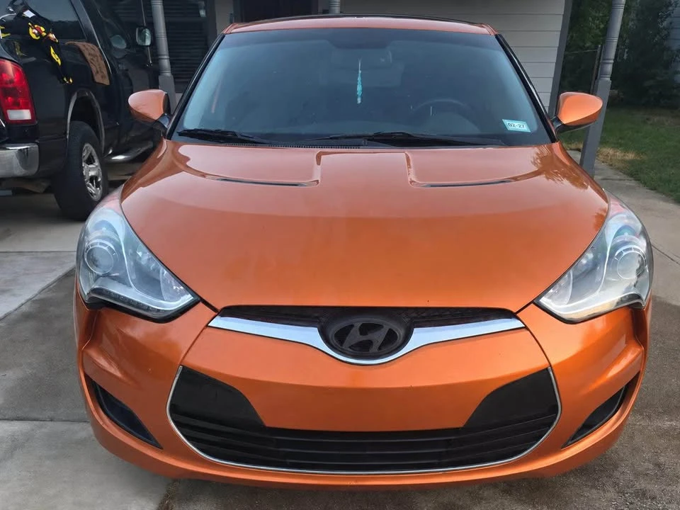 2013 Hyundai Veloster - Image 2 of 9