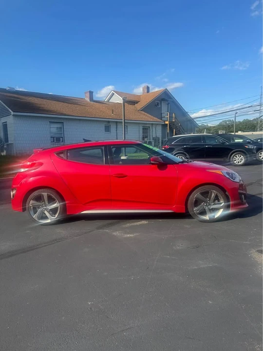 2013 Hyundai Veloster - Image 2 of 5