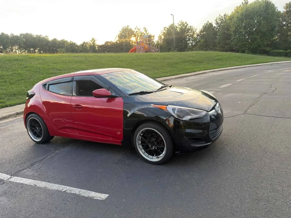 2013 Hyundai Veloster - Image 2 of 6