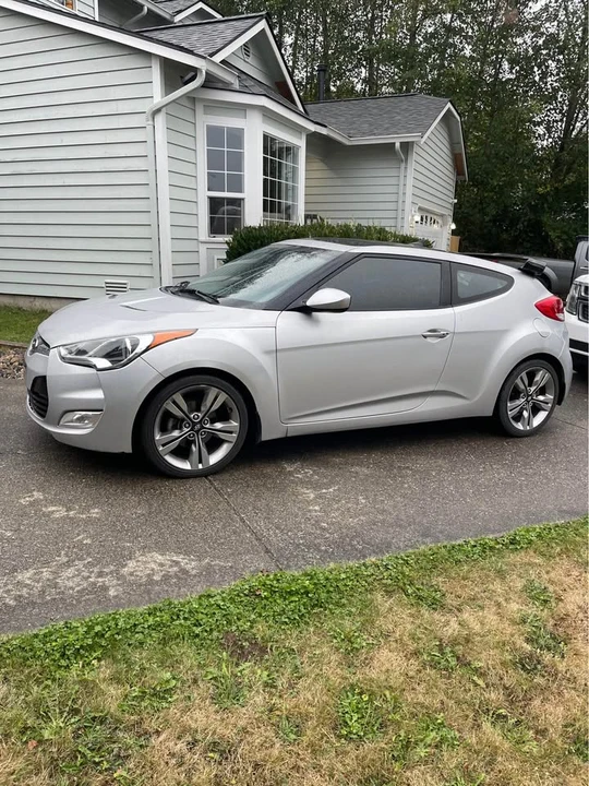 2013 Hyundai Veloster - Image 2 of 7