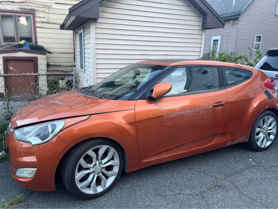 2013 Hyundai Veloster - Image 2 of 2
