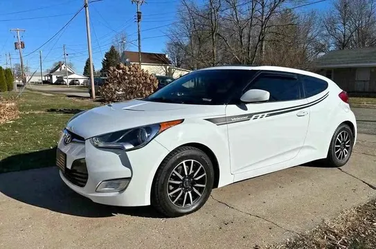 2013 Hyundai Veloster 2.0 Coupe 3D