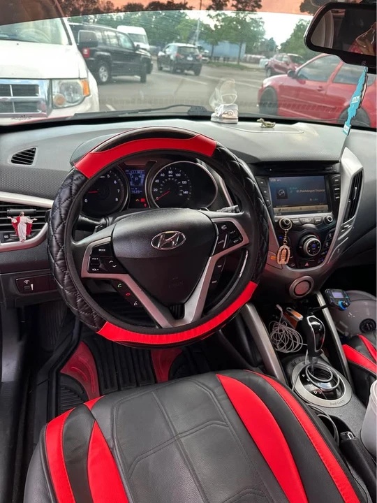 2013 Hyundai Veloster - Image 2 of 4