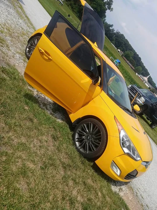 2013 Hyundai Veloster - Image 10 of 20