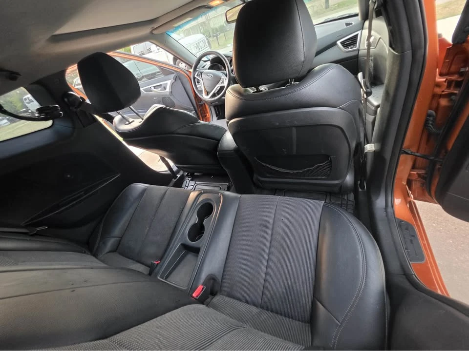 2013 Hyundai Veloster - Image 10 of 13