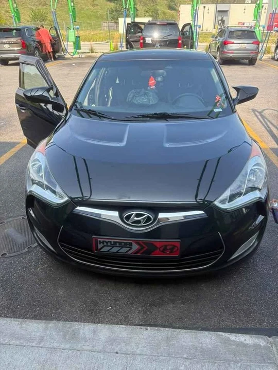 2013 Hyundai Veloster - Image 3 of 10