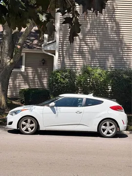 2013 Hyundai Veloster 2.0 Coupe 3D