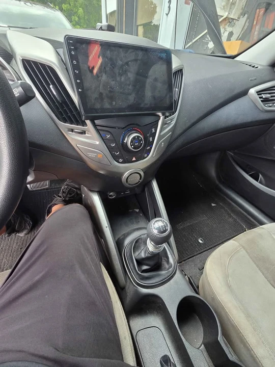 2013 Hyundai Veloster - Image 3 of 9