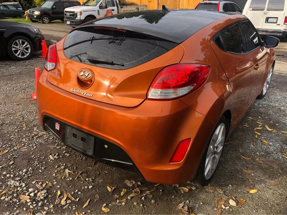 2013 Hyundai Veloster - Image 4 of 10