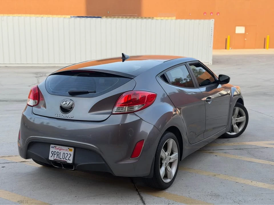 2013 Hyundai Veloster - Image 2 of 10