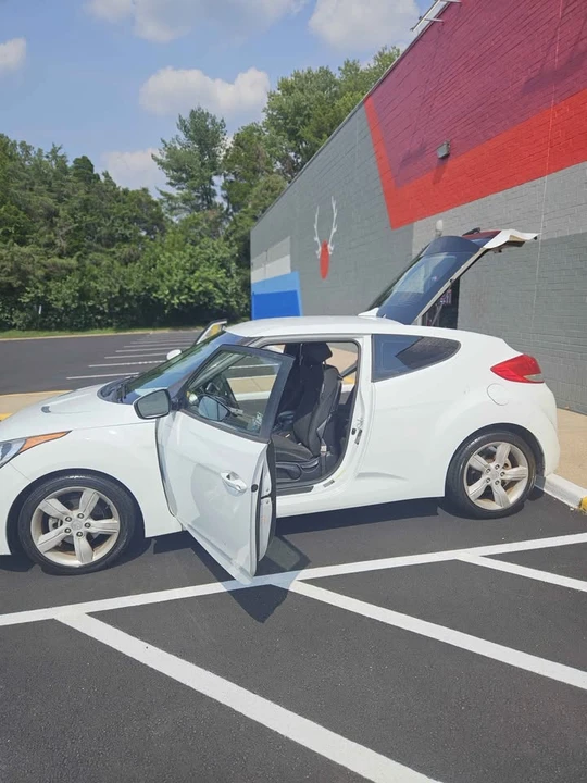 2013 Hyundai Veloster - Image 10 of 17