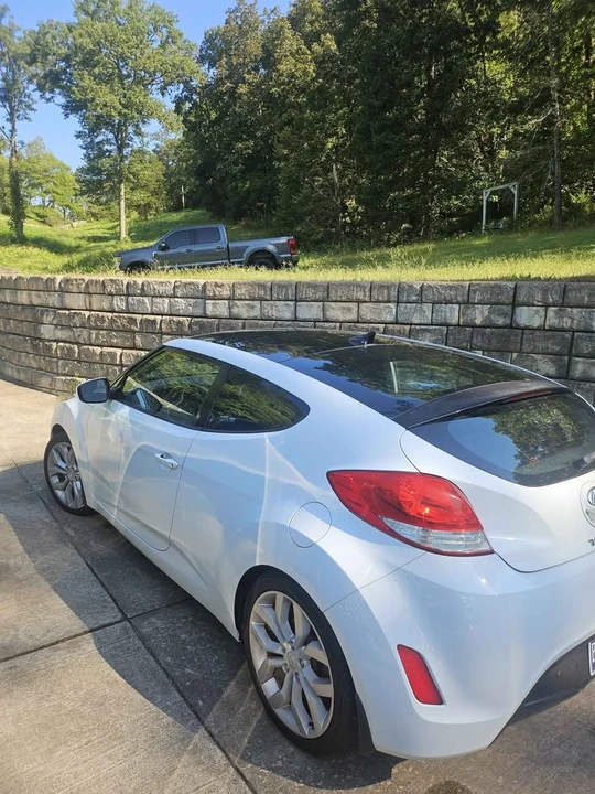 2013 Hyundai Veloster - Image 3 of 10