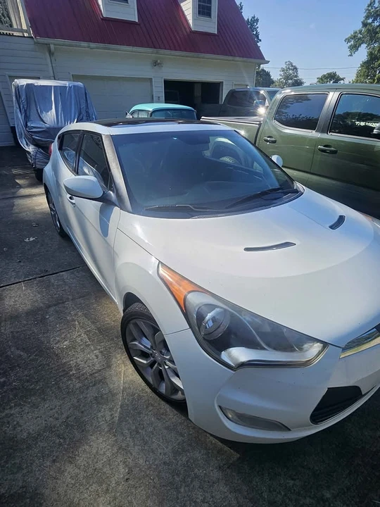 2013 Hyundai Veloster - Image 2 of 10