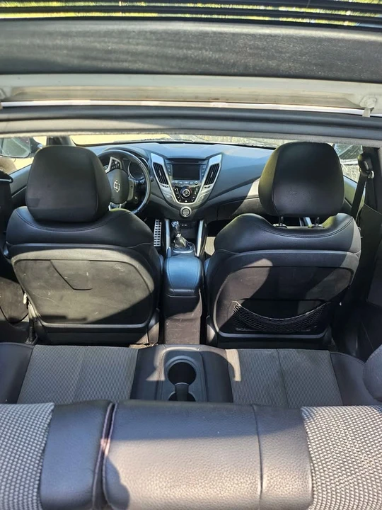 2013 Hyundai Veloster - Image 7 of 10