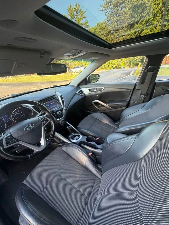 2013 Hyundai Veloster - Image 14 of 17
