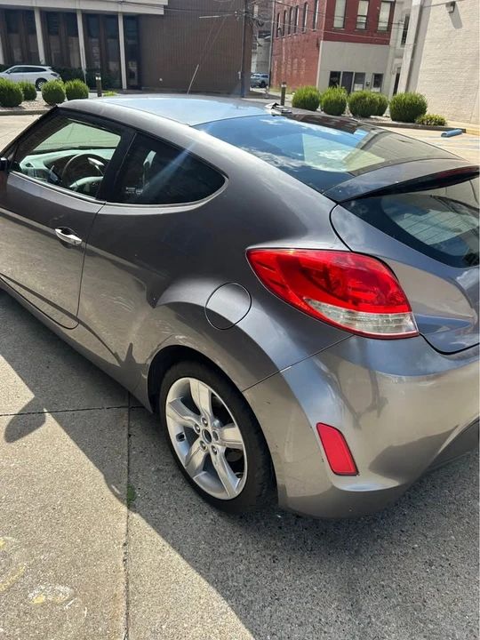 2013 Hyundai Veloster - Image 8 of 12