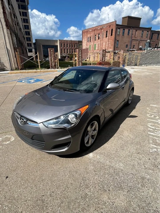 2013 Hyundai Veloster - Image 2 of 12