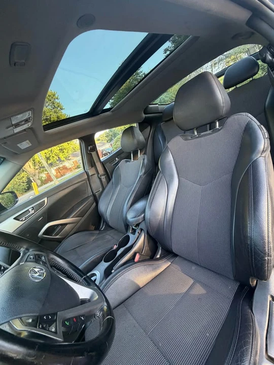 2013 Hyundai Veloster - Image 2 of 17