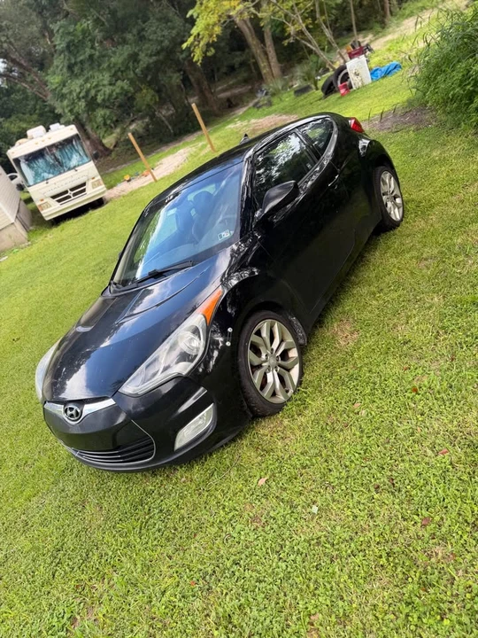 2013 Hyundai Veloster - Image 2 of 6