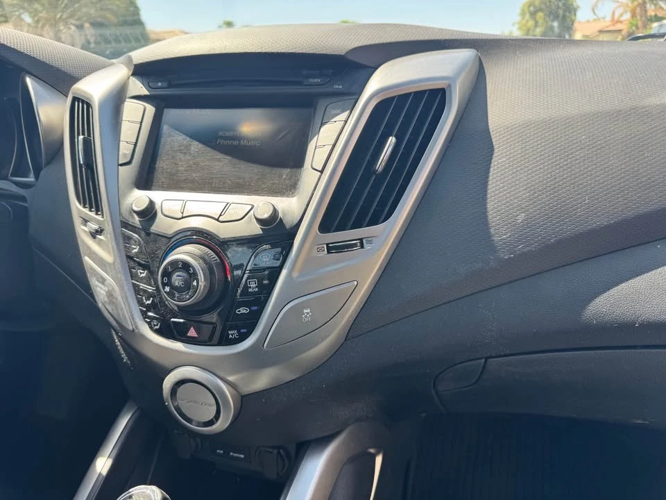 2013 Hyundai Veloster - Image 10 of 20