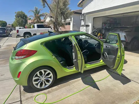 2013 Hyundai Veloster 2.0 Premium Coupe 3D