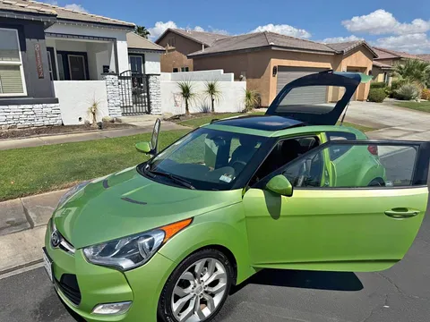 2013 Hyundai Veloster 2.0 Premium Coupe 3D