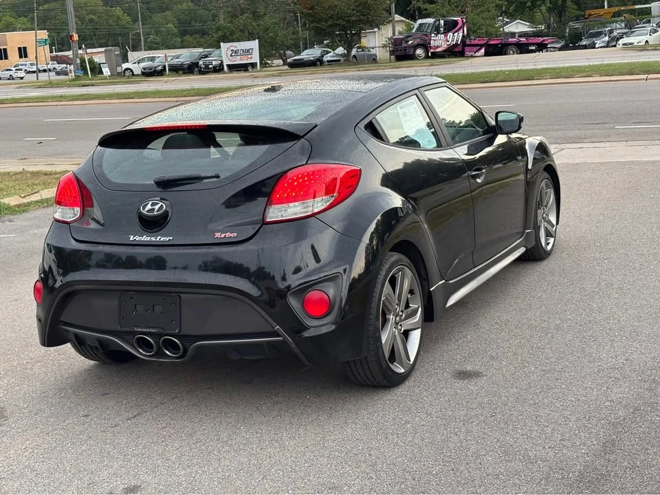 2013 Hyundai Veloster - Image 4 of 17