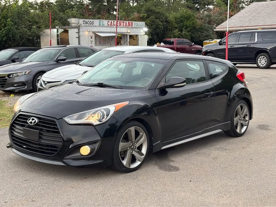 2013 Hyundai Veloster - Image 2 of 17