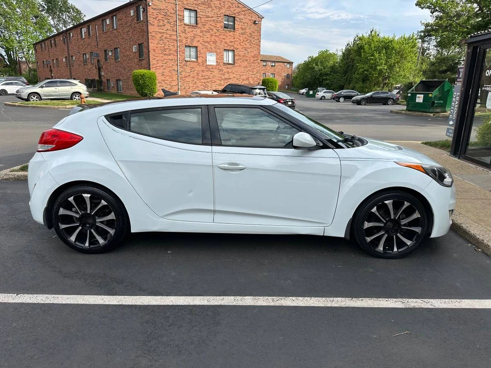2013 Hyundai Veloster - Image 3 of 20