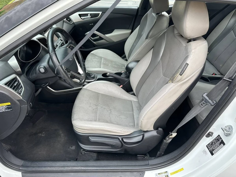 2013 Hyundai Veloster - Image 10 of 20