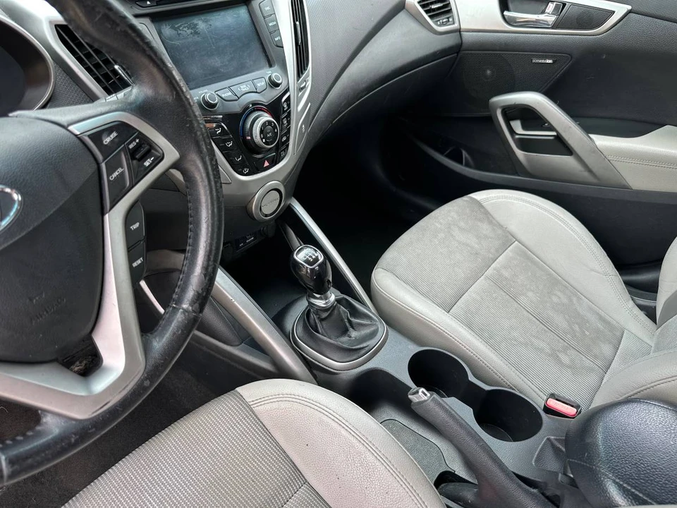 2013 Hyundai Veloster - Image 9 of 20