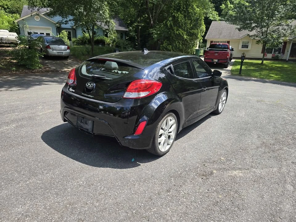 2013 Hyundai Veloster - Image 2 of 8