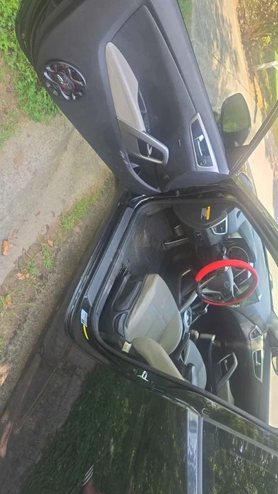 2013 Hyundai Veloster - Image 6 of 8