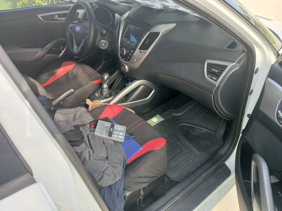 2013 Hyundai Veloster - Image 11 of 24