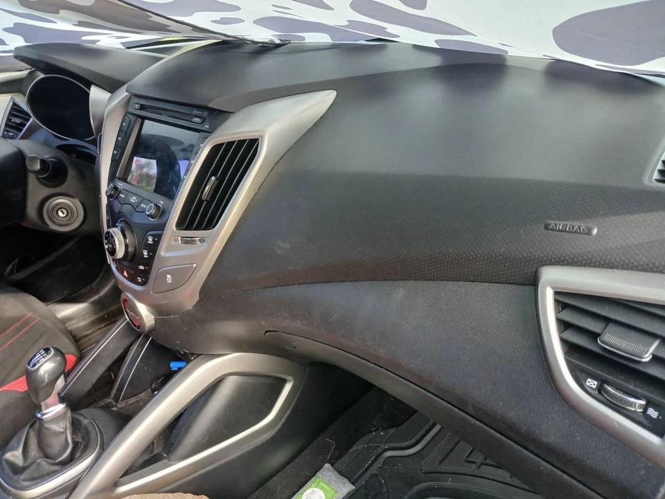 2013 Hyundai Veloster - Image 22 of 24