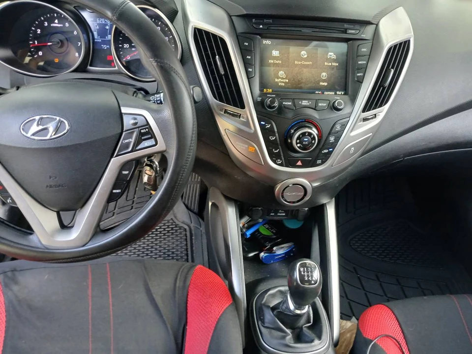 2013 Hyundai Veloster - Image 15 of 24