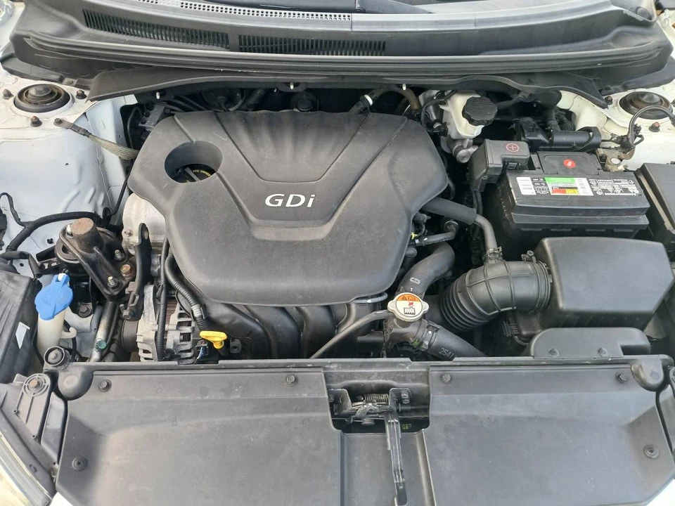 2013 Hyundai Veloster - Image 6 of 24