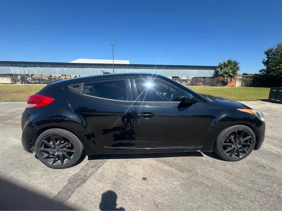 2013 Hyundai Veloster - Image 3 of 10