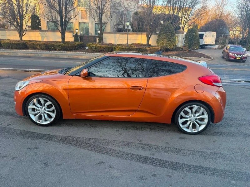 2013 Hyundai Veloster - Image 7 of 12