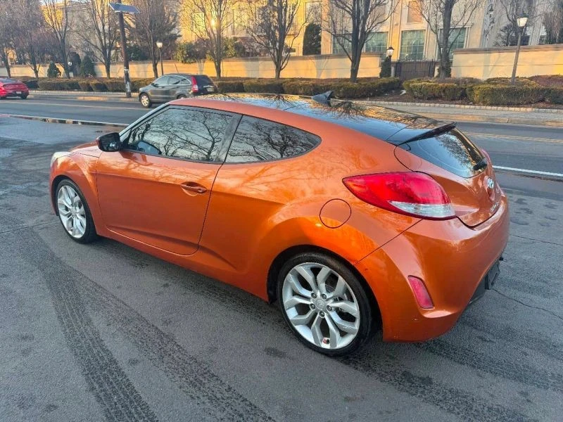 2013 Hyundai Veloster - Image 8 of 12