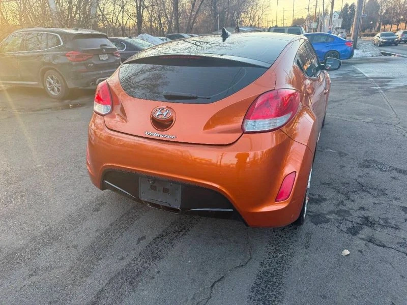 2013 Hyundai Veloster - Image 10 of 12