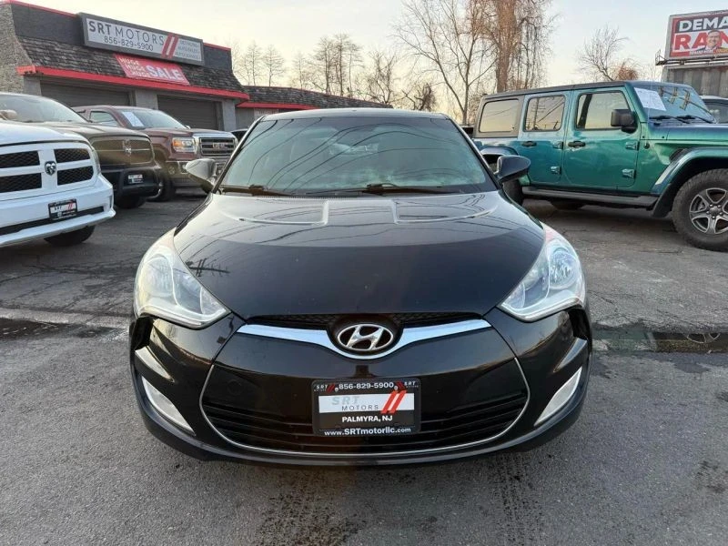 2013 Hyundai Veloster - Image 2 of 12
