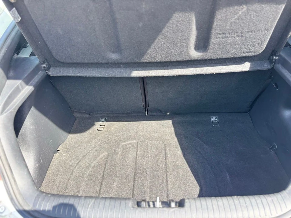 2013 Hyundai Veloster - Image 19 of 21